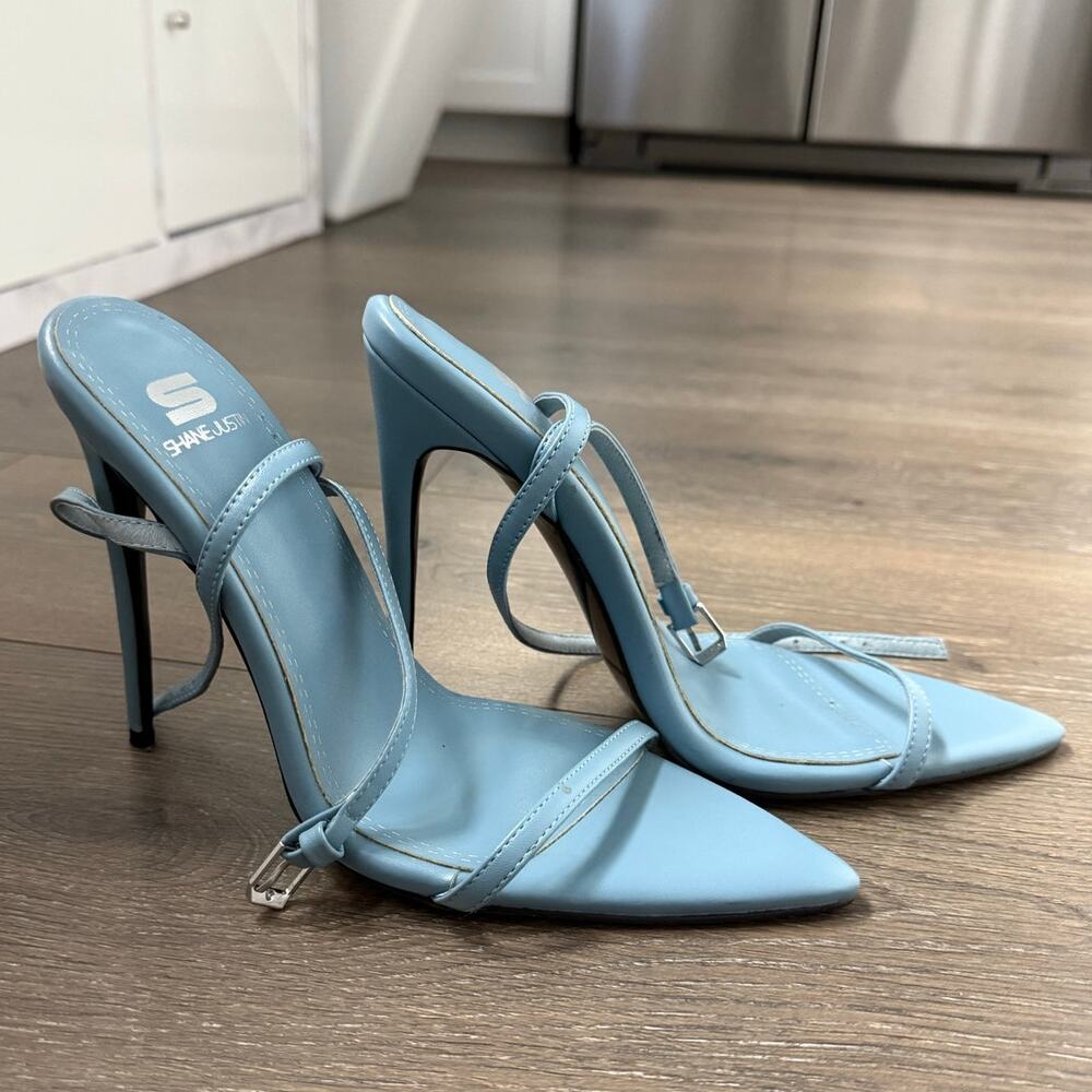 Shane Justin Pristine Sandals Blue Size 7‎